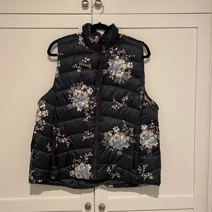 Size XL Loft floral puffer vest. Navy with white, purple and blue flowers.